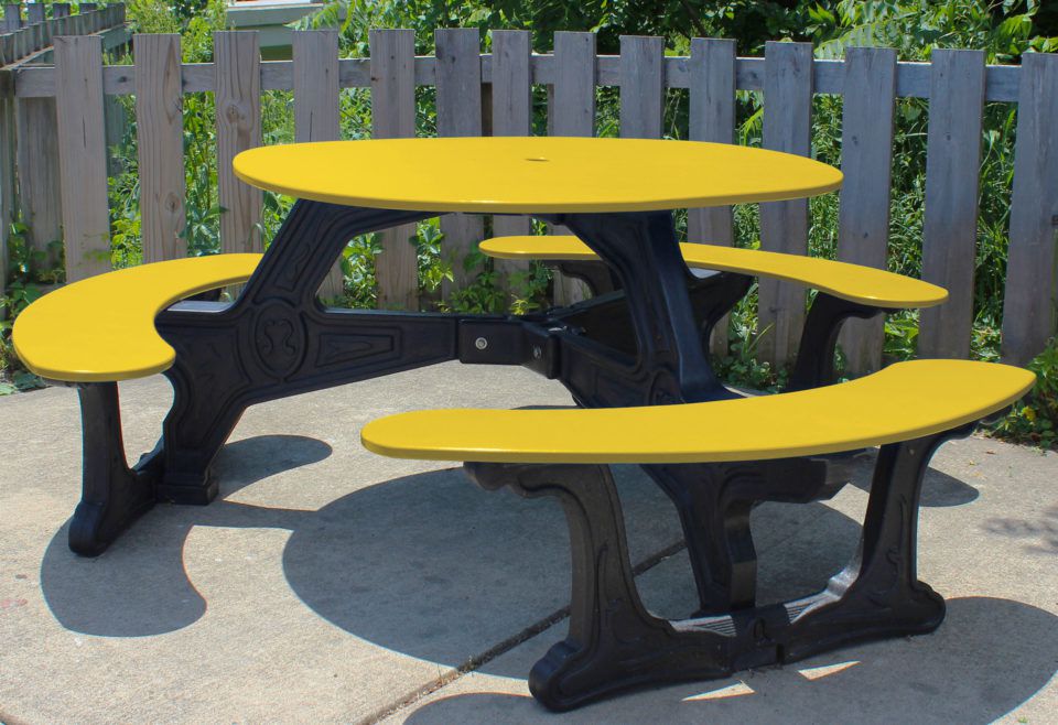 Round Picnic Tables Outdoor Patio Furniture at American Recycled Plastic